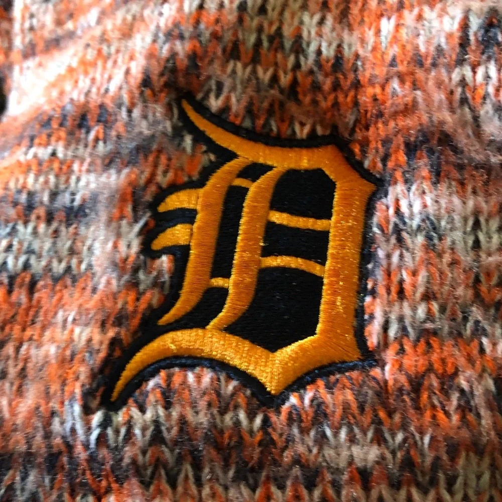 Detroit Tigers Orange Knit scarf with Embroidered D Logo